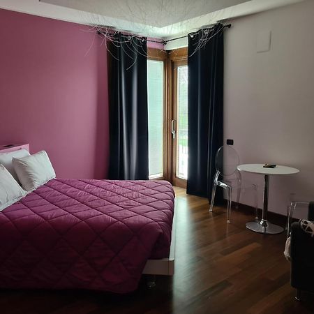 Il Sorriso Di Angelina Bed & Breakfast เปสการา ภายนอก รูปภาพ